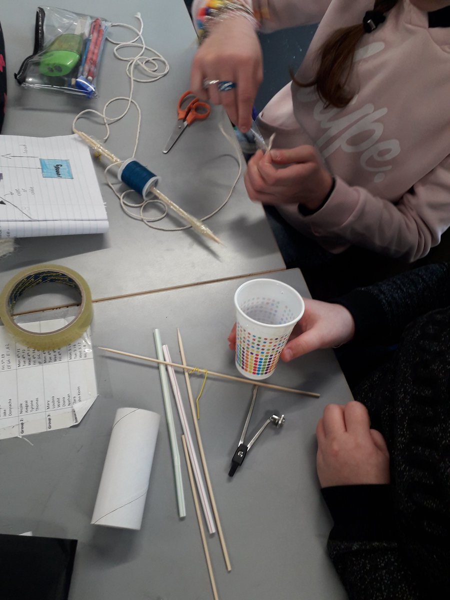 5Eetns's tweet photo. We had two eally good STEM lessons in the last week! Some excellent research and sketching of designs last week and brilliant construction of Pulley Systems today! Great learning on loads, weight and forces! @EducateEnnis @PDSTPrimarySTEM https://t.co/HB9XHKmp3Q