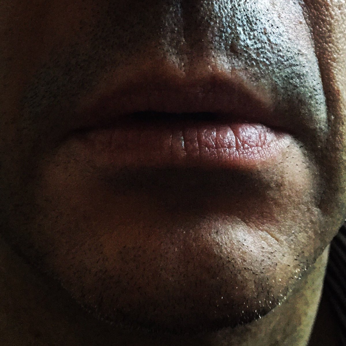 romanluzan's tweet photo. #lipsday #unshavenday y, @clara_coso no me digas nada del “rastrojo” de barba… https://t.co/tu1sxHxQK3
