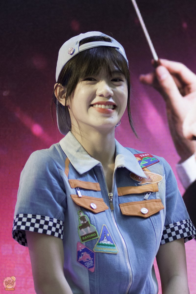 eightEeight48's tweet photo. หนุ่มปั๊มที่ไหนมายืนยิ้มกว้างแถวนี้คับ #WeeBNK48 #BNK48 #GSBxBNK48 #8E8 https://t.co/7xvCp1dxRV