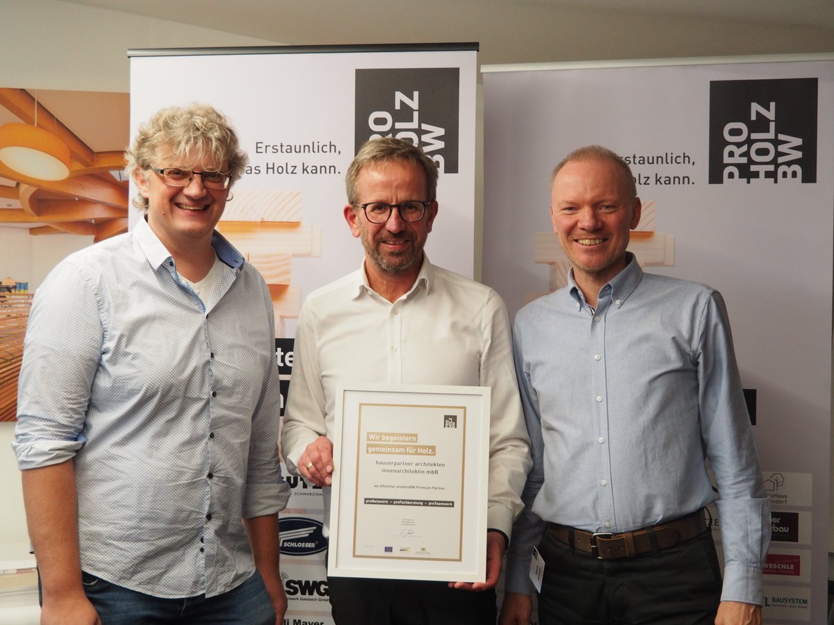 proholzbw's tweet photo. Treffen der #proHolzBW-Partner am 27.11.2019 bei #Schaffitzel_Holzindustrie in Schwäbisch Hall mit neuen Mitstreitern für mehr #Holzbau in Baden-Württemberg. Herzlich Willkommen #hauserpartner, #Hammer_Holzbautechnik und #FireSec. #holzbauoffensive https://t.co/wqPdjimaYZ https://t.co/oexQOE0mca