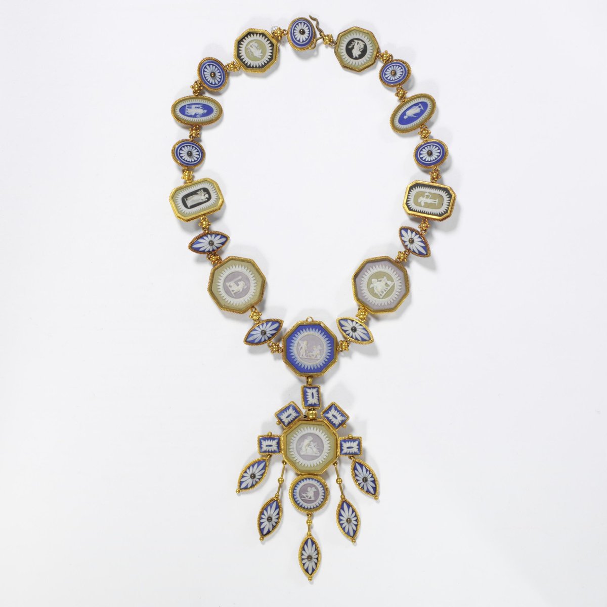 V_and_A's tweet photo. Abolitionist, potter, entrepreneur, the marvelous Josiah Wedgwood was known for revolutionizing  the ceramics industry among many achievements. 

Here is his famed medallions are incorporated into this necklace. Delve into the world of Wedgwood: https://t.co/yJthVdnbwy https://t.co/tR0EHKXh2m