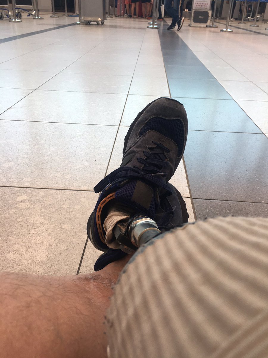 ernestosukerman's tweet photo. Son cadenas sobre los pies, me puse a andar. #muchticket #fmsespaña #fmsmadrid #fmsbarcelona https://t.co/dCGxbvgcsI