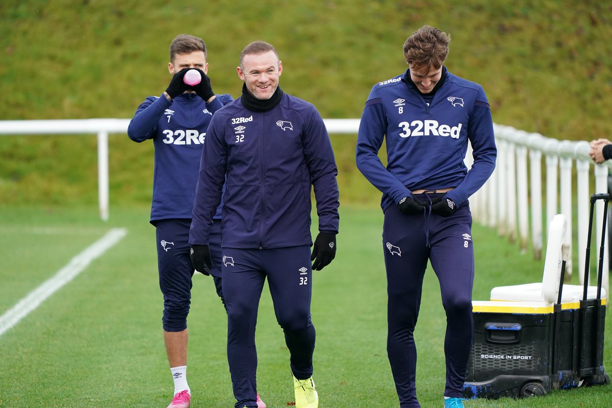 dcfcofficial's tweet photo. 📸 @WayneRooney 

#FridayFeeling #DCFC https://t.co/2RnKELB7rn