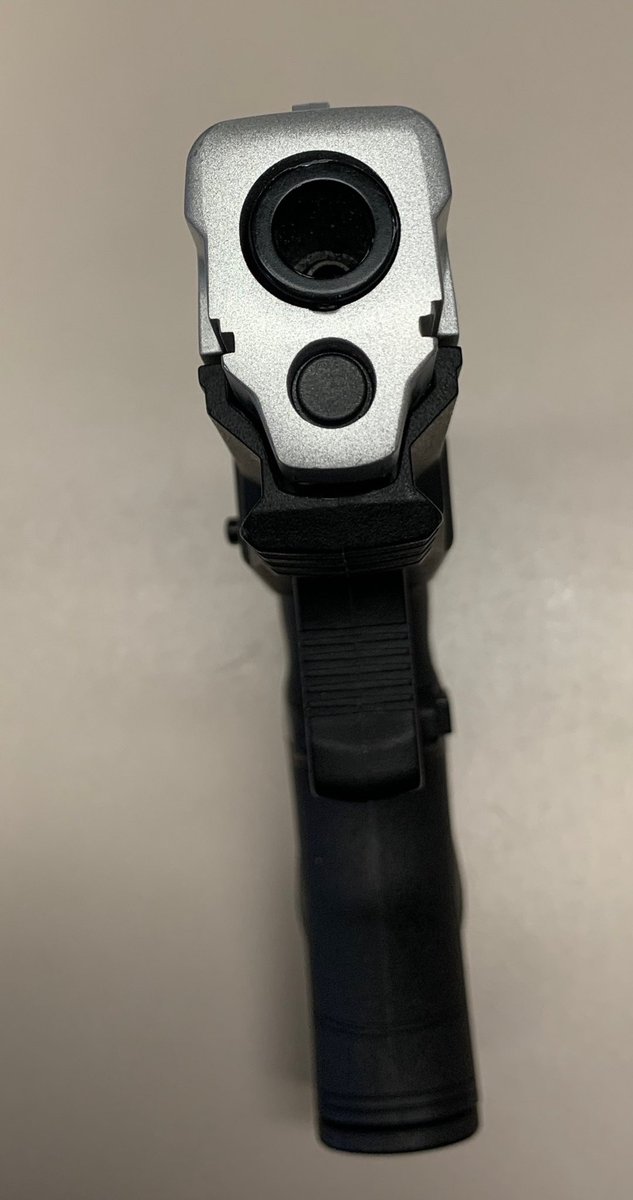 omahaPOA's tweet photo. This is a replica handgun seized from a teen by one of our members.

Extremely realistic.

Parents, please don’t give toys like this to kids. Check your children’s rooms for similar items. A “toy” like this could cost someone their life, in the wrong situation. https://t.co/RTB3I5g881