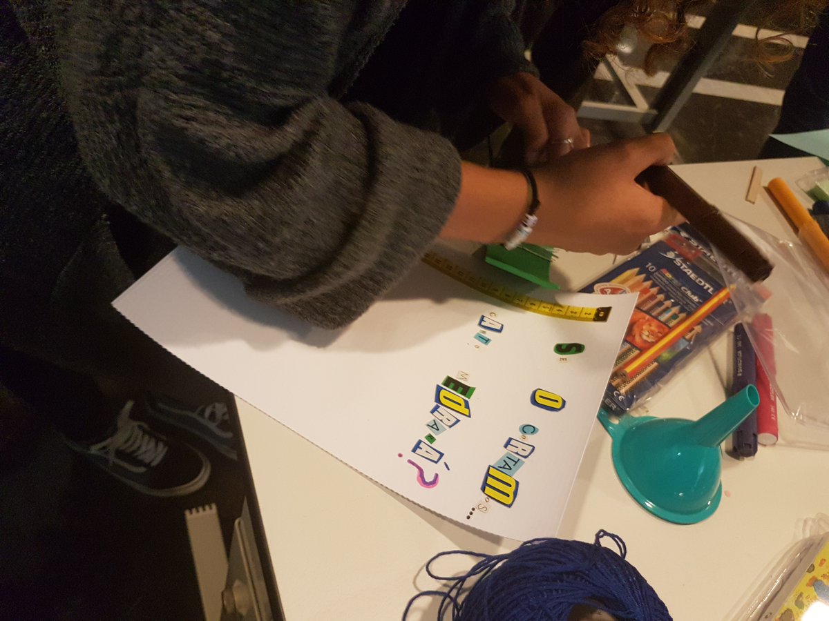 BibliotecaCrea1's tweet photo. Creando, con Pablo Otero, un Libro-Obxecto colectivo sobre o medio ambiente Na Xornada de Biblioteca creativa. Comunicación e Cidadanía #ODS #bescolaresgal #BE3C #BECCC 25 de outubro en Compostela https://t.co/zrqrMCZ2uw