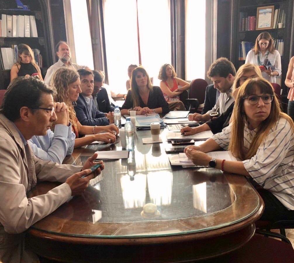 #Ahora en <a href="/LegisCABA/">Legislatura CABA</a> los Legisladores trabajan en Comisión de #Presupuesto