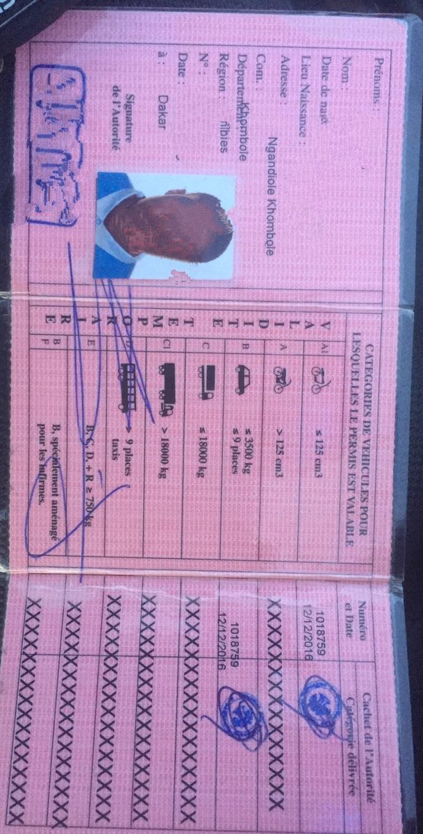 PoliciaVinaros's tweet image. Instruimos diligencias y practicamos la detención de un hombre senegalés por un presunto delito de falsificación en documento público. 
El detenido presentó PNC de su pais con soporte documental bueno, pero con datos personales, sellos y firmas falsificadas. 
#documentoscopia