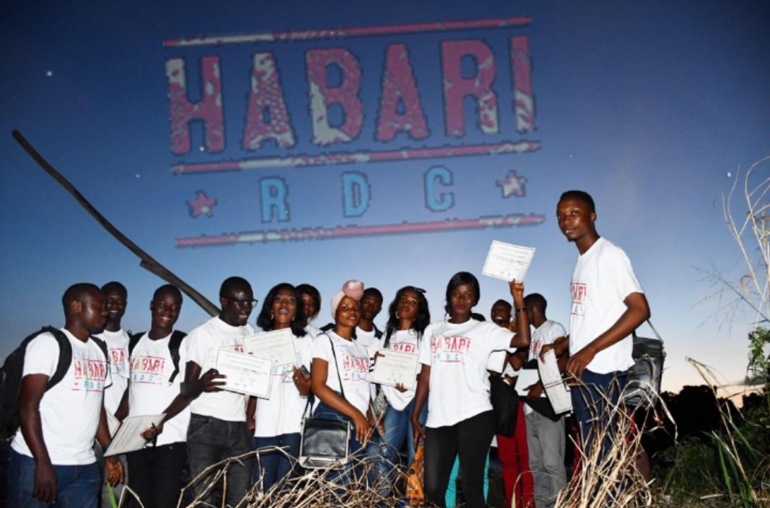 NsambaGrace's tweet photo. Une nouvelle communauté des bloggeurs vient de voir le jour à Kisangani.   
Parceque nous avons tous le souci de faire entendre nos opinions et nos aspirations. Merci @habariRDC @sakalemien @AlauwaBO @RNW_Media https://t.co/XbNG0KLXPI