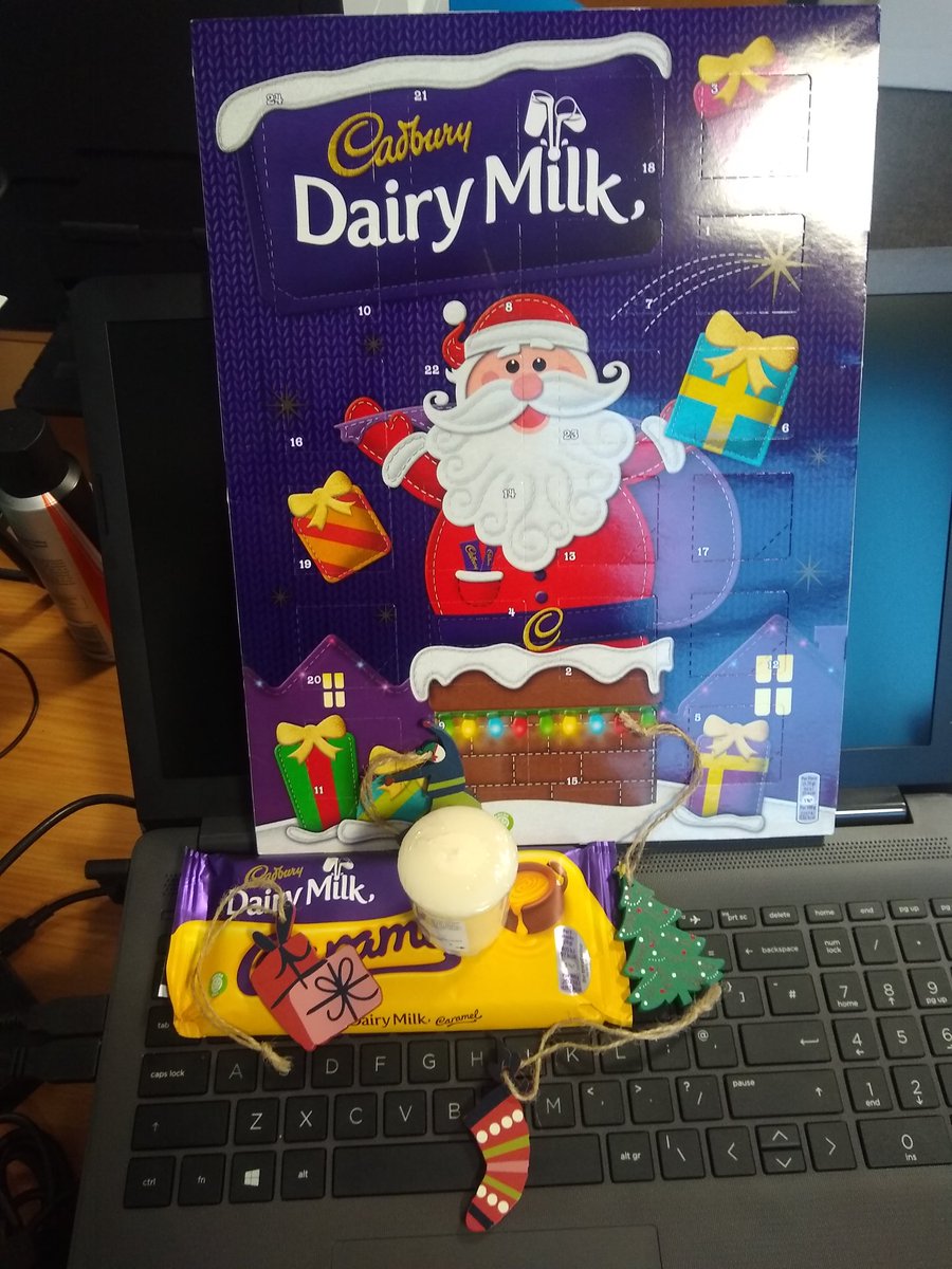 Geoggersthom's tweet photo. I've been spoilt by my Secret Saint this week. Thank you (whoever you are) for brightening up my mornings #secretsaint @PlantbrkSchool https://t.co/UydFIJgrie