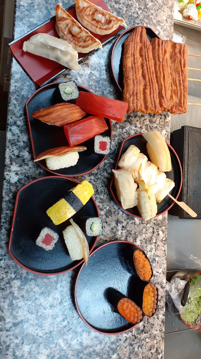 10% discount in all warm and cold japanish food
