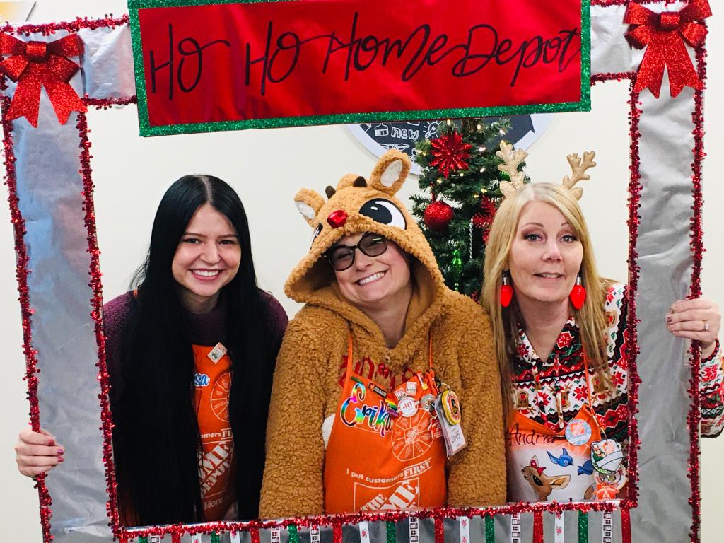 #4801proud #HolidayCaptain #cocaptains @leandrialuv <a href="/mcopley27/">michelle Copley</a>  <a href="/johnk_erika/">Erika Johnk</a> @Orangeboxmom <a href="/xolyssi/">alyssa</a>