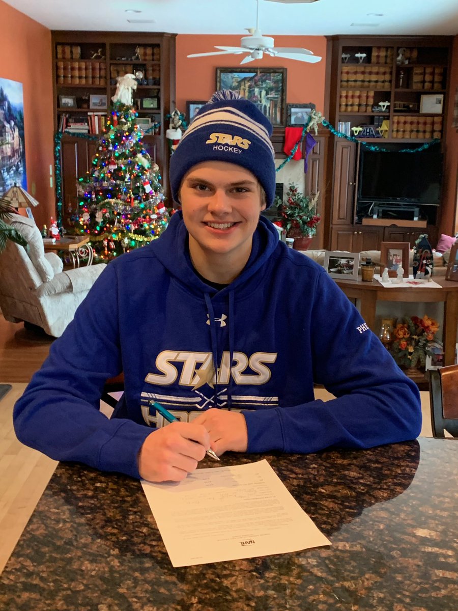 Congrats to Sr F <a href="/CaedenPhelps/">Caeden Phelps</a> officially signing a tender w/ <a href="/negenerals/">Northeast Generals</a> of the NAHL.  The Generals are getting a kid that with end compete and team first mentatility. Congrats - we are all very proud!  #stars #poundtherock <a href="/aha_stars/">Academy of Holy Angels</a> <a href="/YouthHockeyHub/">YHH</a> 

generals.nahlleague.hockeytech.com/965-2