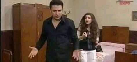 معقولة، معقولة تبقي عندي ع تويتر و مش عندي عالواتس كدة