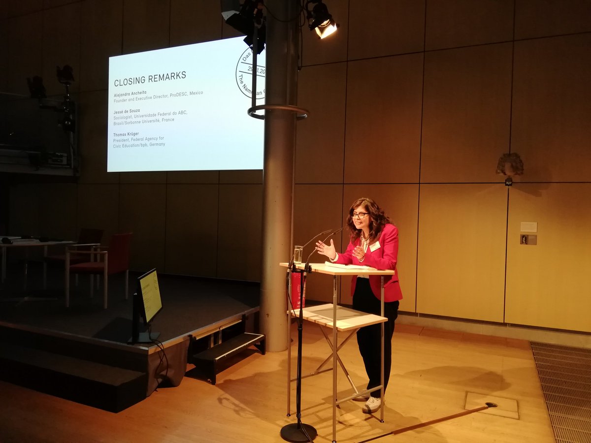 ECCHRBerlin's tweet photo. Our board member @ProDESC's @AAncheita @AdK_Berlin: "The land issue, the lack of #socialjustice & #bizhumanrights in general are #ColonialRepercussions we see til today all over the global south -
from #Mexico to #Namibia."
https://t.co/zo3ER7Jb3Q
#decolonize #accountability https://t.co/it8uJRw81E