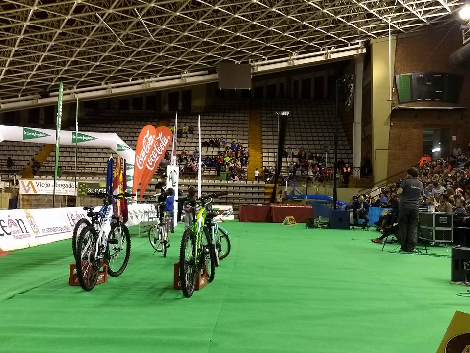 SORTEO🏃‍♀️📝

¿Sabéis que inscribirse en la San Silvestre León 2019 puede tener premio?

Si te inscribes a la carrera de 7 Km hasta el 7 de diciembre entrarás en el sorteo de 2 BICICLETAS 🚲🚲 cortesía de <a href="/elcorteingles/">El Corte Inglés</a>.

#leonesp #running #sansilvestreleon2019