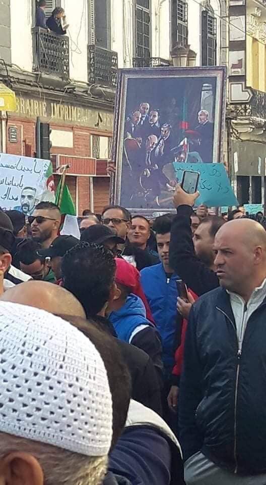 #Algerie 🇩🇿🇩🇿 Pour la libération immédiate de #NIME et de tous les #détenus #dopinion ! À bas la dictature ! 
#Algérie #Hirak
 #Algerie_manifestation #Algerie_Libre_Democratique