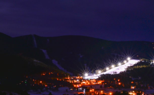 angelfirefun's tweet photo. Come ski &amp; ride under the stars! Angel Fire Resort offers New Mexico’s only night skiing &amp; snowboarding on the front side of our mountain on weekends and holidays. #angelfirefun https://t.co/BoOndP283a