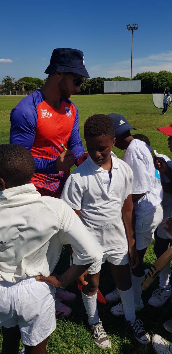 wp_cricket's tweet photo. 🔴ALWAYS GIVING BACK 🏏🔵

Some of the @CT_Blitz players were in Langa this afternoon to host a coaching session for the Langa and Khayelitsha hubs and the Solomon Makhosana program☇

What A Great Initiative For The  #BlitzBrigade ☇

#WesternPower 💪
#DalaWhatMust 
#MSLT20 https://t.co/DY0AEpn4xP