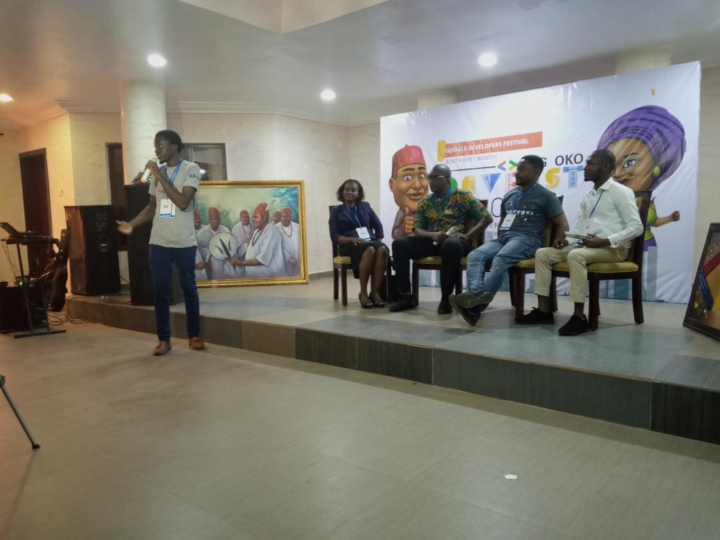 gdgOko's tweet photo. Women get scared when they see lines of codes but feel relaxed and want to start coding when they see fellow women code.
@ViralChimex
#DevFest #DevFestSE19 #DevFestOko https://t.co/YxL9D3Rr7D