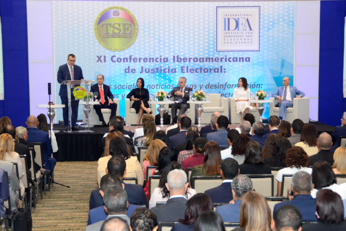 En este espacio, expertos de la materia contenciosa electoral de iberoamérica debatirán la forma en que incide en la democracia el uso de las tecnologías de la información y la comunicación (TICs).

#XIConferenciaJusticiaElectoral
