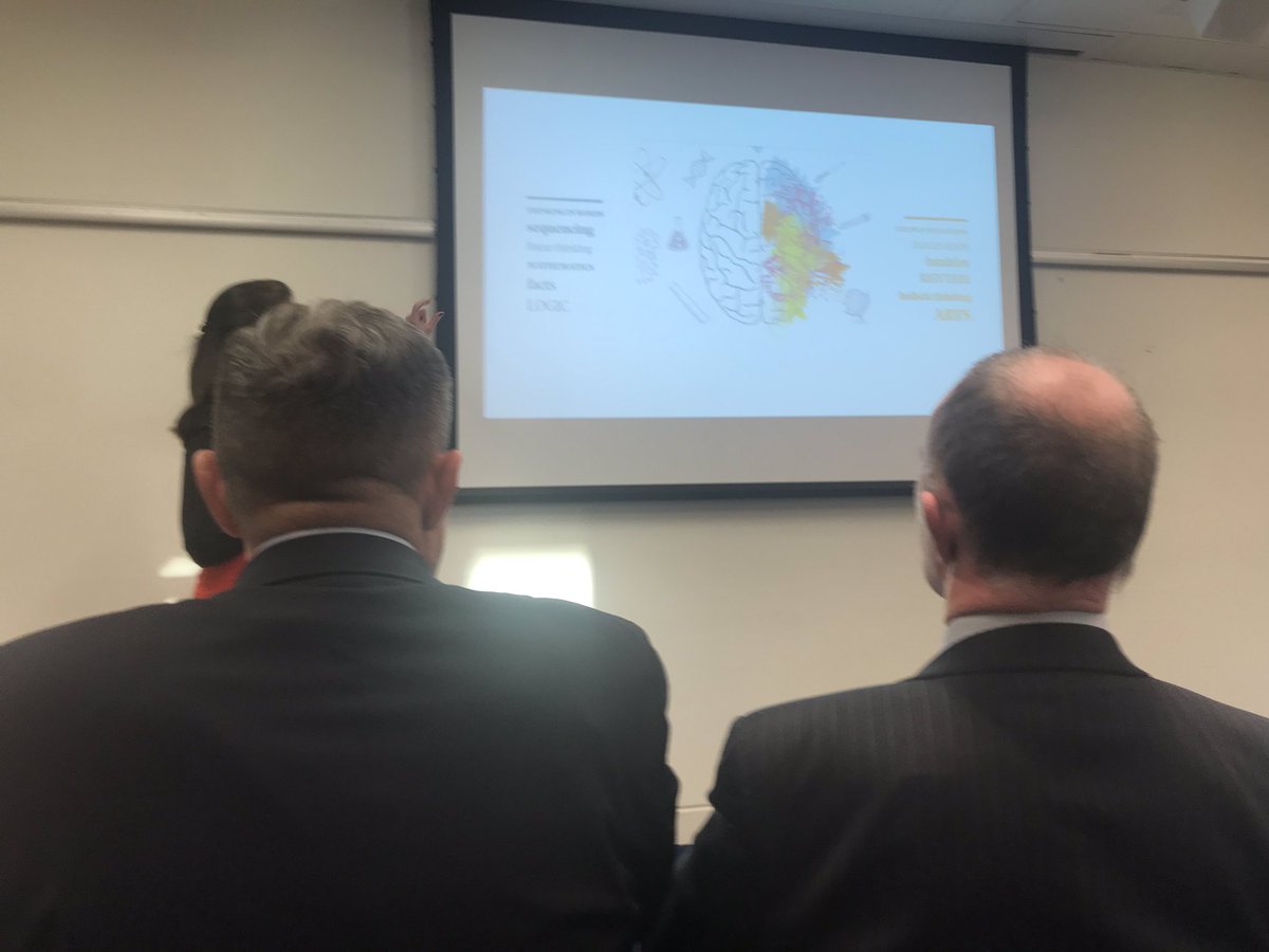 simona_davidson's tweet photo. Storytelling is a powerful tool told through the medium of video! One of this afternoon’s lightning talks of @bizshowedi Interesting topic around left/right brain marketing and how to engage with those thinking preferences... https://t.co/Yc7Y9apNBs