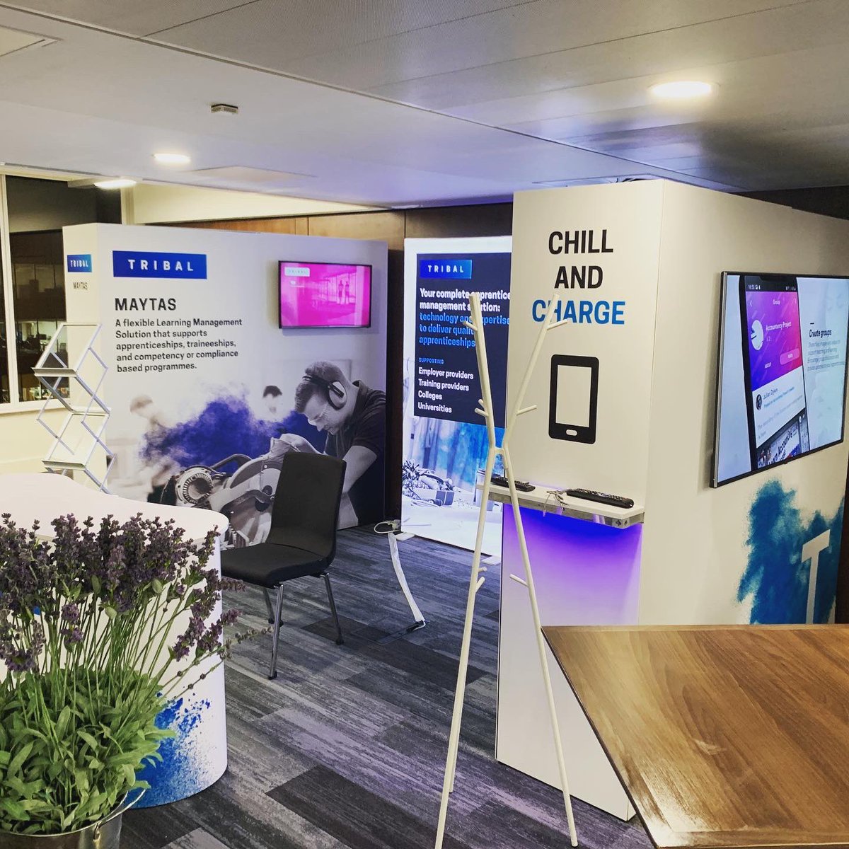pinxdisplay's tweet photo. WHAT A WEEK!

A total of 7 exhibition stands built in 3 days!

If you are planning on exhibiting in 2020, get in touch, we have some fantastic new designs to help you #standout 
.
#exhibitionstand #exhibitionstands #exhibitiondesign #exhibition #exhibitionstanddesign https://t.co/WNkydjxLD6