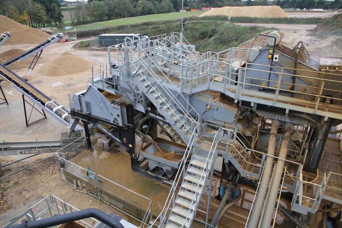 New Milton sand ballast increase efficiency with a new #Duo triple solution plant... check out the full story now - buff.ly/2XZaJyh #newmilton