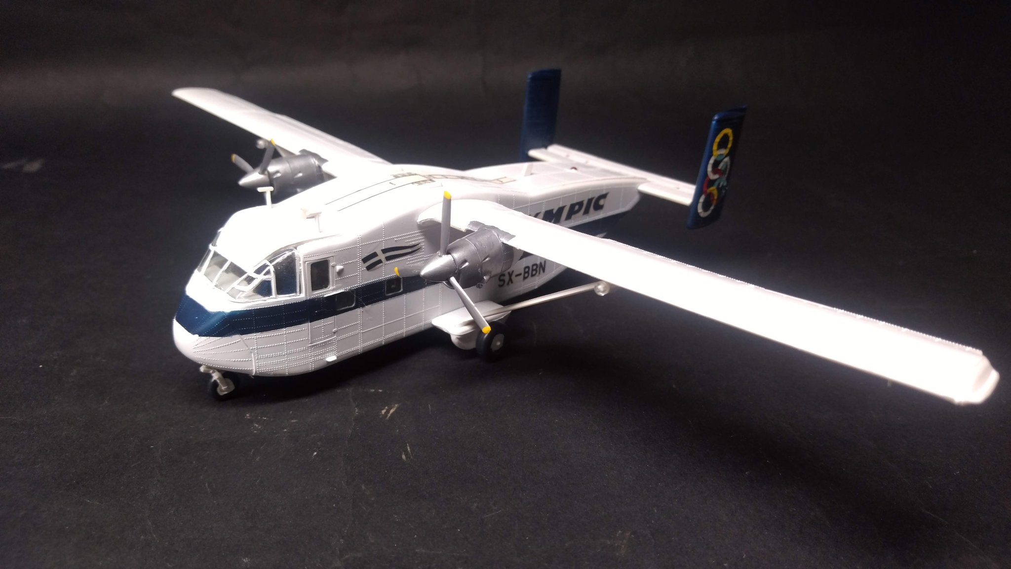 ショート  スカイバン #英国機祭り完成 Airfix 1/72 ショート スカイバン 完成しました！  ハコフグのような四角い胴体に高翼という特徴的な見た目をした輸送機です。  優れたSTOL性能と小型ながら大きな輸送能力を持ち、離島間旅客輸送などで活躍しました 塗装は ...