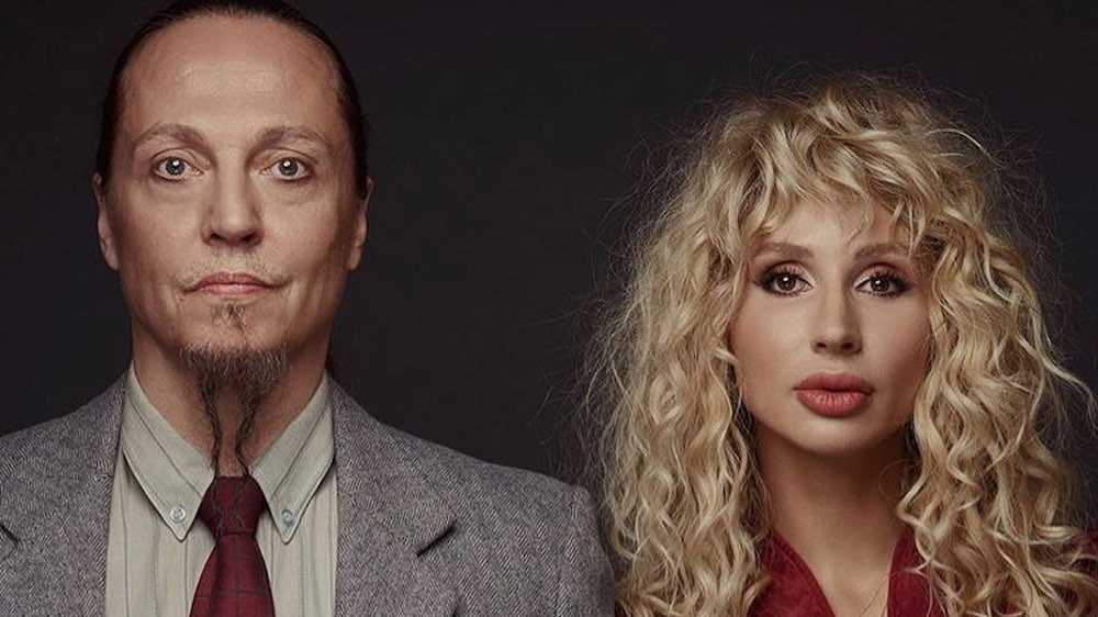 Фрау клип. Lindemann: frau & mann фильм 2019. Maniac исполнитель фрау. Фрау клип. Фрау хочет в плен клип.