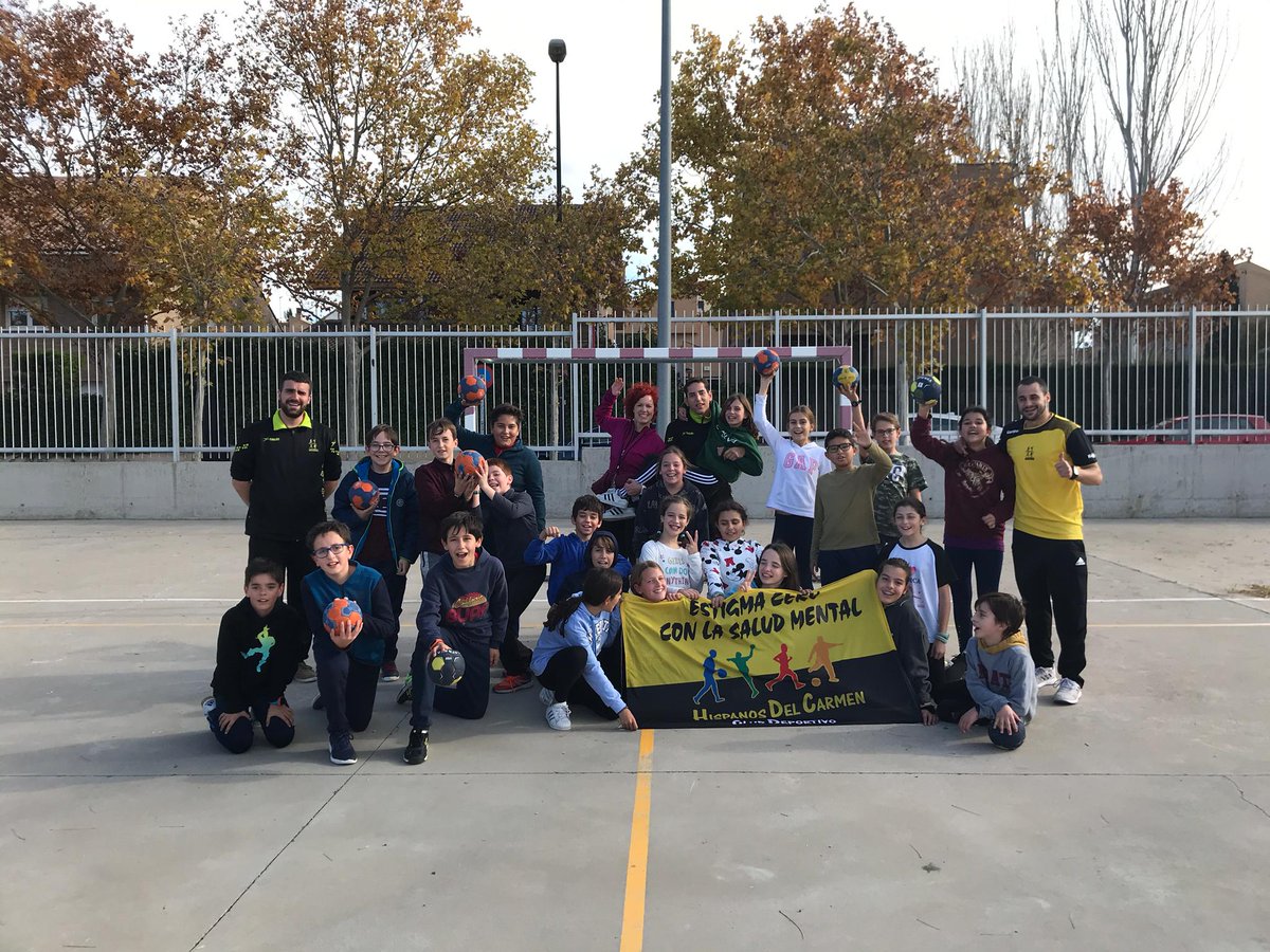 estigma0zgz's tweet photo. Y terminamos semana escolar en el CEIP Montecanal de Zaragoza 😊💪🏽📚🖍👌 @AbejarRadio @HHVoluntarZgz @deporte_aragon @zaragozadeporte @FARBM_COM @RFEBalonmano @PivaAragon @ebropolis @RoyoLDiego @RicardoM_94 https://t.co/jSwYVjv7Lk