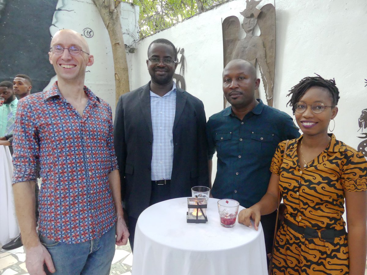 ambafranceht's tweet image. #Coopération 🇫🇷🇭🇹 Hier au Yanvalou l’ambassadeur José Gomez rencontrait les 27 associations haïtiennes lauréates du fonds d’appui à la société civile #PISCCA, l’occasion de rappeler que la France demeure aux côtés d’#Haïti et poursuit sa coopération &amp;gt; is.gd/QpmDSs