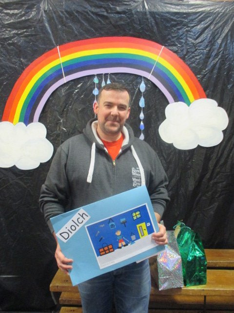 BroCinmeirch's tweet photo. Diwrnod olaf Mr Evans - Diolch am bopeth dros y blynyddoedd ac eich cyfeillgarwch. A big thank you to Mr Evans for all of his hard work and friendship. https://t.co/OrISn47vzR
