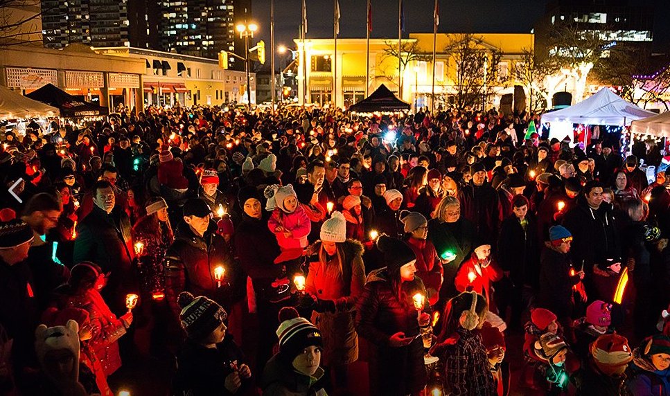 You won't want to miss the fun in <a href="/DTBurlingtonON/">Downtown Burlington</a> tonight for the Candlelit Stroll starting at 6 pm at Civic Square and the start of the Festival of Lights. Get in the festive spirit with the tree lighting, hot chocolate, activities, music and more!