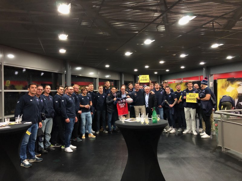 Chambรฉry Savoie Mont Blanc (@teamchambe) on Twitter photo ๐๐คพโโ๏ธHier soir, les joueurs et le staff du <a href="/FCGrugby/">FC Grenoble Rugby #AllezFCG</a> sont venu supporter nos "Jaune et Noir" au Phare !
La #TeamChambรฉ fera le dรฉplacement en Isรจre pour leur rendre la pareille ๐
๐โซ๏ธ๐ค๐ด๐ต ๐๐คพโโ๏ธHier soir, les joueurs et le staff du <a href="/FCGrugby/">FC Grenoble Rugby #AllezFCG</a> sont venu supporter nos "Jaune et Noir" au Phare !
La #TeamChambรฉ fera le dรฉplacement en Isรจre pour leur rendre la pareille ๐
๐โซ๏ธ๐ค๐ด๐ต