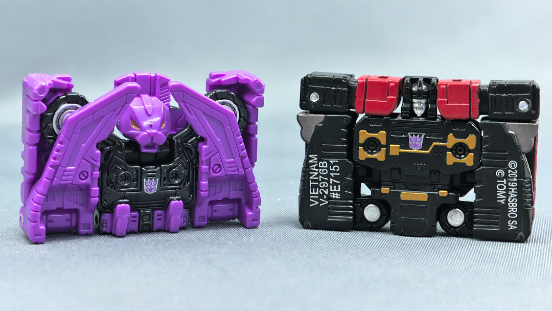 買ってきたTF開けてます、ということで海外シージのサウンドウェーブ