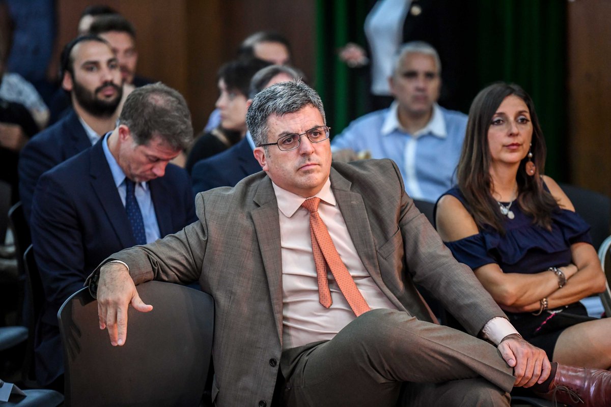 Ayer por la tarde realizamos la segunda conferencia del Ciclo : "Pensando la Argentina que viene", en el Salón Manuel Belgrano del edificio Alfredo Palacios del Senado Nacional junto a la organización Nueva Proyección.