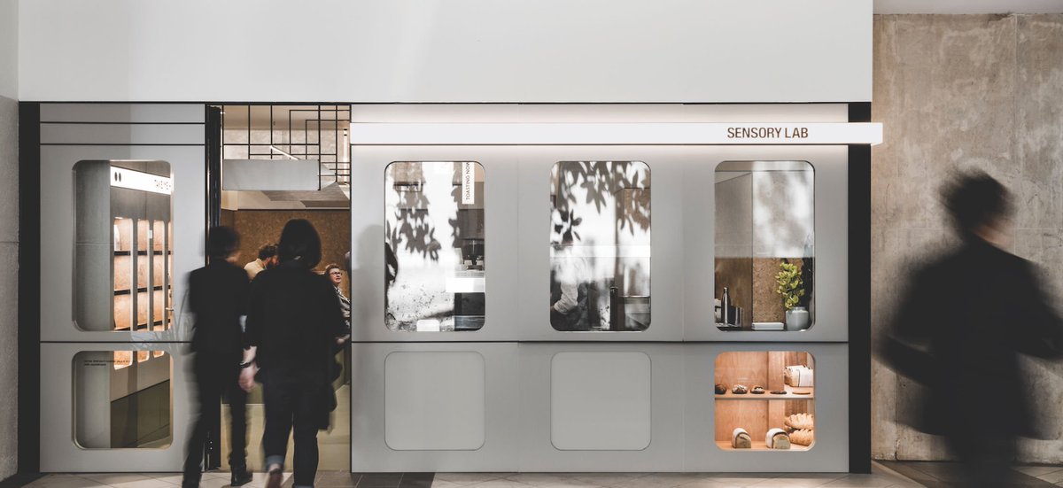 Glossy international fashion labels rub shoulders with hyper-modern cafés along this slick city strip. ow.ly/E7Bg50xjQkw