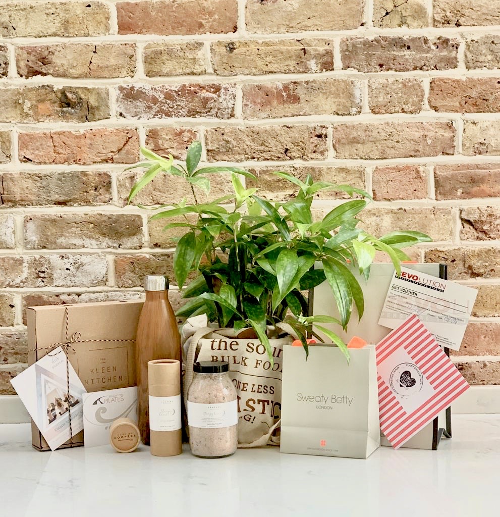 MyEscapeUK's tweet image. 1 week to go and still a chance to get your ticket to Yoga in the Sky @BA_i360  Every ticket purchase will automatically enter you into our giveaway. You could win our wellbeing hamper worth over £700. All the goodies in this photo could be yours. #brighton #i360 #escapetothesky
