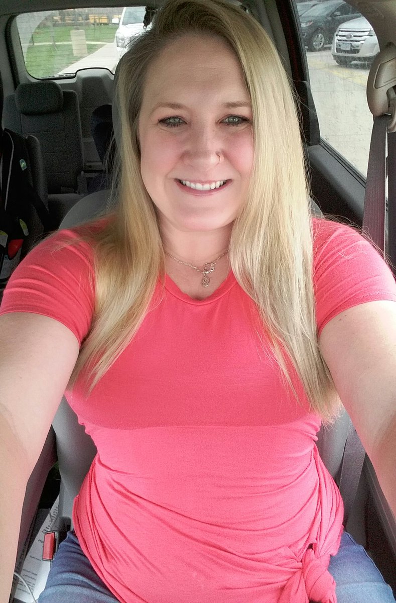 MeschaMarquart's tweet photo. TGIF come DM me if you have extra $ and want some pics #Sellingpics #Sellingcontent #sugardaddywanted #sugrdaddyneeded #Sellingfeet https://t.co/jivWZKqQ75