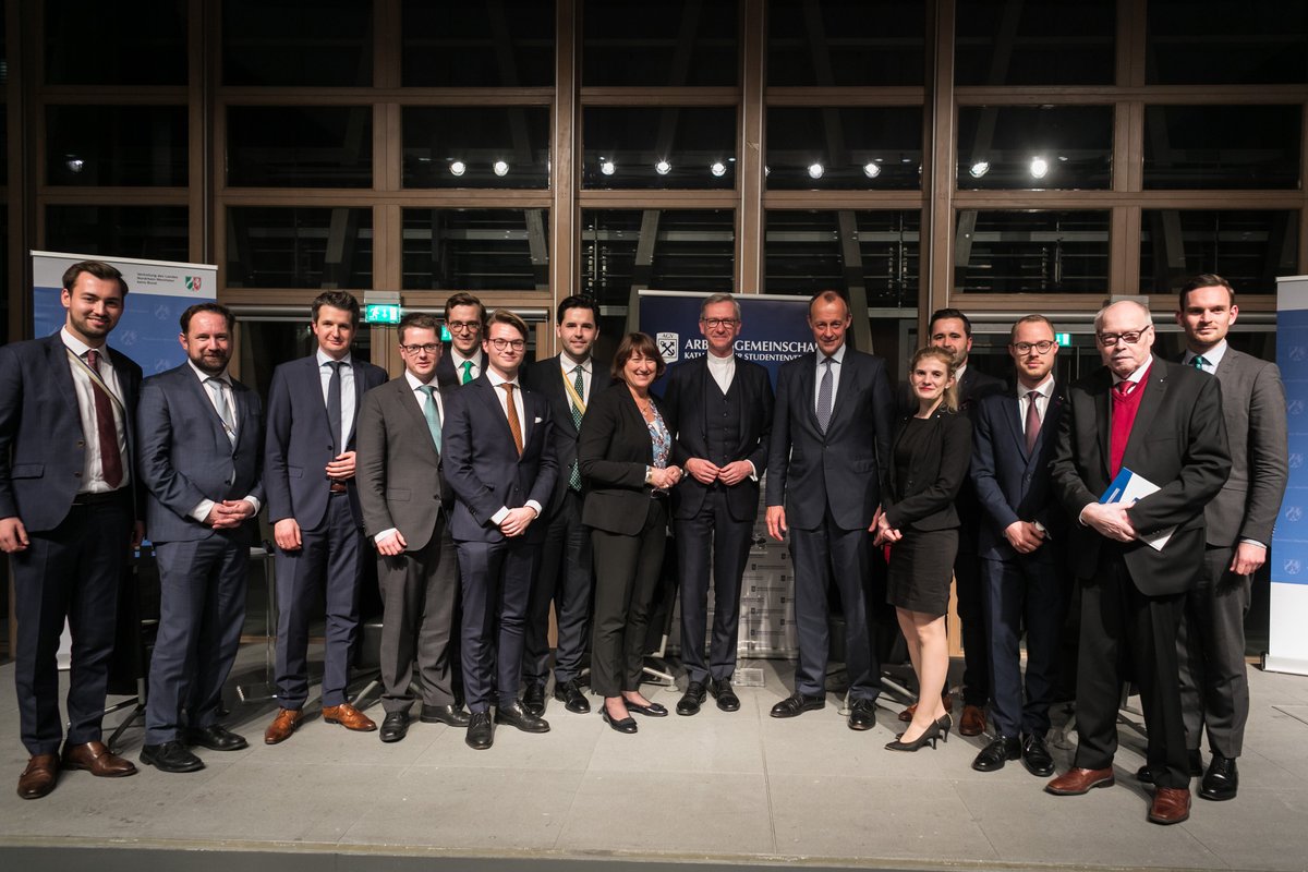 AGVkatholisch's tweet photo. Wir sagen Dankeschön für den tollen Festakt anlässlich unseres 50-jährigen Jubiläums, ganz besonders an die Teilnehmer der Podiumsdiskussion zum Thema „Generationengerechtigkeit“ mit @johwinkel, Hildegard Müller, Antonius Hamers,@NRW_in_Berlin, @beschulte &amp; @_FriedrichMerz
 #AGV https://t.co/GAX9uJf4BK