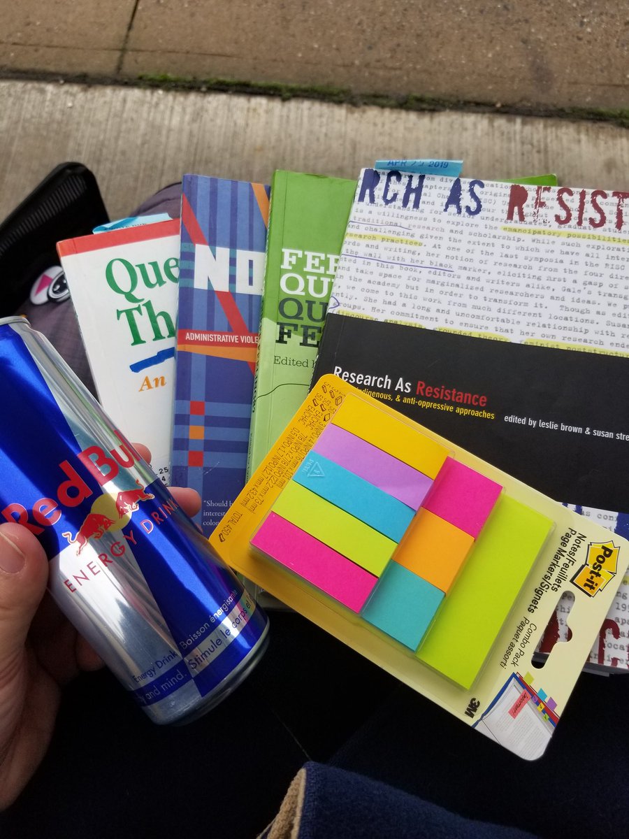 MunroeJenn's tweet photo. Prepared. #studentlife #acadiau #queertheory #thesis https://t.co/usZsl7hlnA
