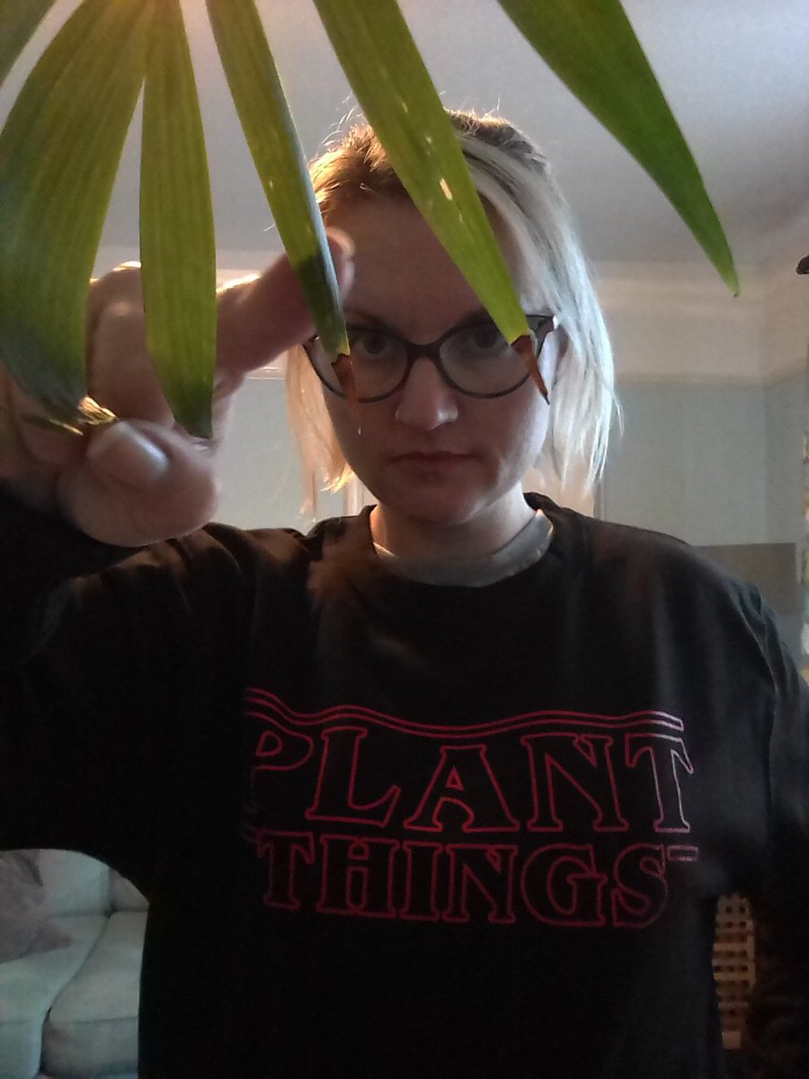 HamiltonsHens's tweet photo. Look at my new bloody awesome jumper!
#PlantThings https://t.co/nu9oemFiNt