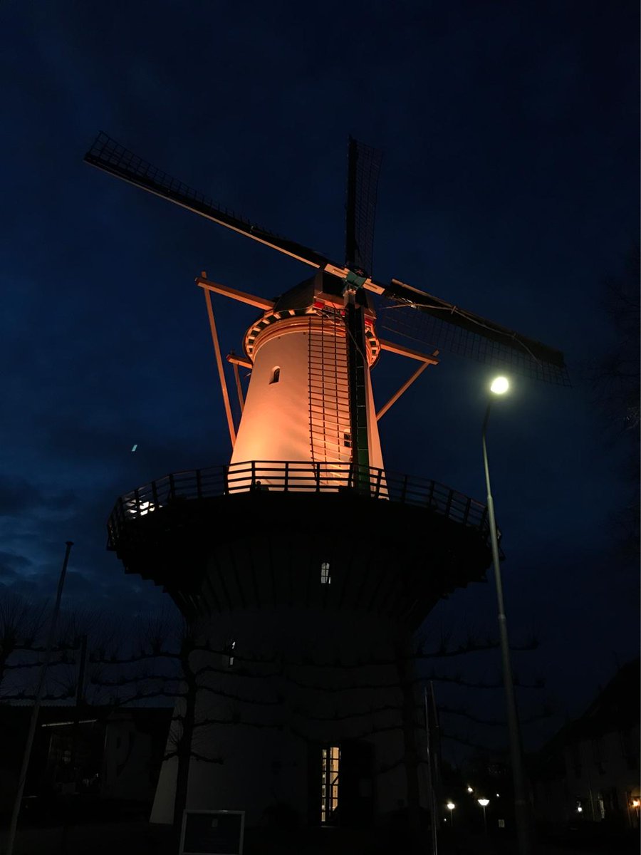 25 november was het de Internationale Dag tegen Geweld tegen Vrouwen. Het oranje uitlichten van een gebouw of beeld is een  onderdeel van deze dag. In opdracht van Van Dorp installaties verzorgde NFGD samen met Peitsman Licht en Geluid BV de verlichting van de bekende gebouwen.
