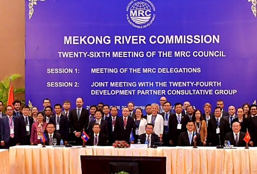 BourhisOphelie's tweet photo. 26th Council Meeting of the Mekong River Commission : 🇨🇵 reaffirms its support through @AFD_en to Hycos Project and Integrated Water Resource Management
#Transboundary dialog #Mekong #MRC #IRWM @WB_AsiaPacific @MRCMekong @ird_fr https://t.co/BYk5WKx2Mn