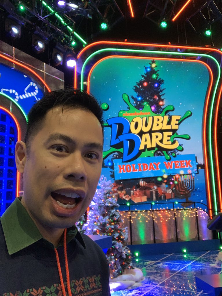 mandelweb's tweet image. So excited for TONIGHT’s triple treat of new gifts from our unscripted team at #Nickelodeon starting at 7p w/ America’s Most Musical Family, followed by the debut of #TopElf at 8p, and the start of our holiday #DoubleDare tourney at 9p.  Enjoy!!  #AMMF