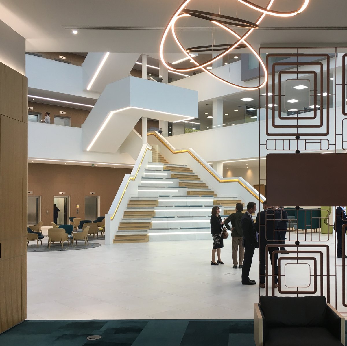 rhp_media's tweet photo. Busy few days in our #Brighton Studio, a site visit to our regeneration project #shelterhall on the seafront and director #NicHoar has combined an informative and inspiring few days at the @hospiceuk #DyingforChange conference, with a revisit to our HQ building for #Elekta https://t.co/vwO0iniKQ7