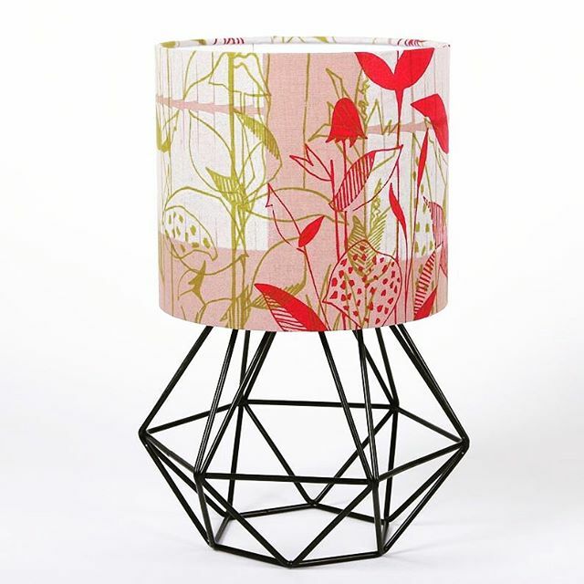 madeinbristol's tweet photo. We are planning to 💡light up💡your weekend - soooo many treats in store. Including @iolahenriprint - a printmaker who concentrates on line, layering, colour and abstract composition
🔻
Iola uses drawing and printmaking techniques to create colourful bo… https://t.co/elQdqgcWGl https://t.co/LWoyNLlG4a