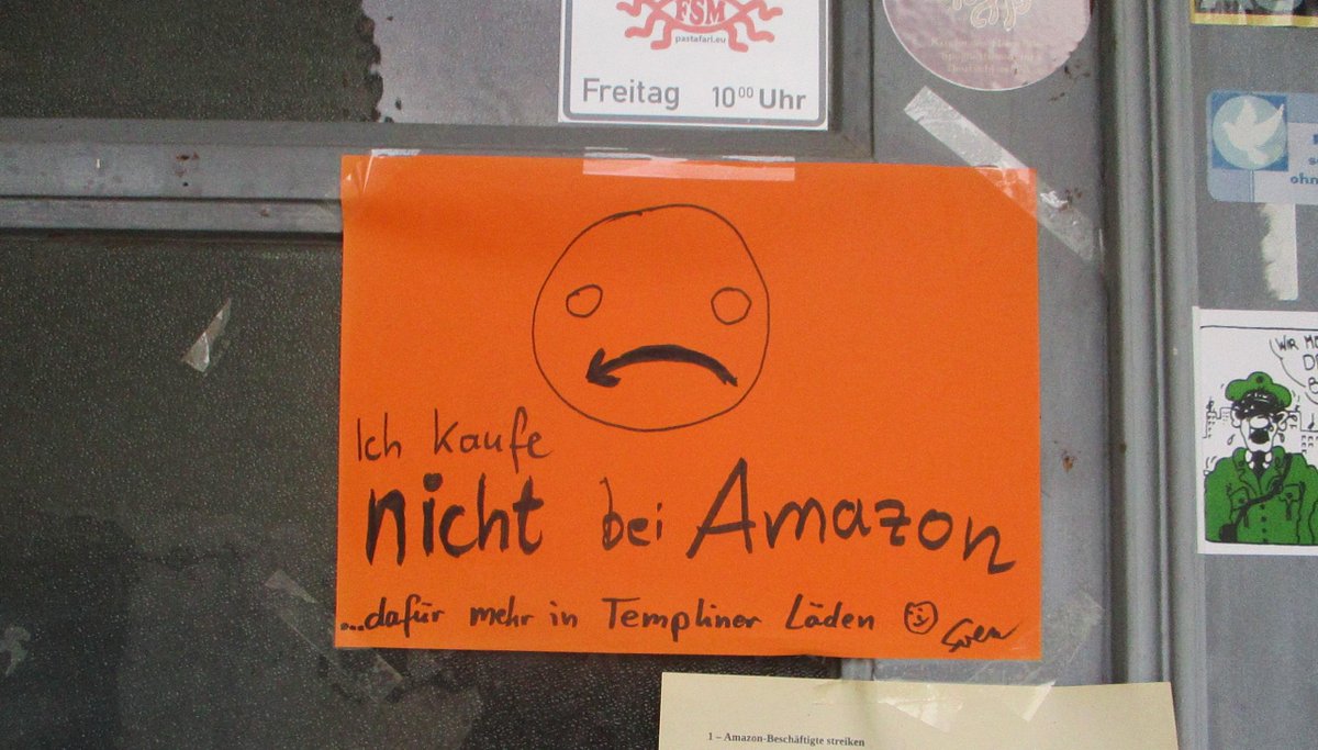 UM_Kreise's tweet image. Heute an einer Haustür in #Templin. 

#NoAmazon #kauflokal #amazno  #schwarzerfreitag #BlackFriday #BlackFriday2019 #buylocal  #BuyNothingDay #BoycottAmazon