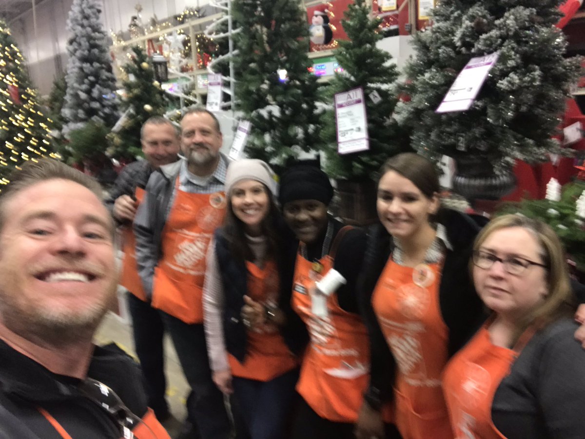 kay897kong's tweet image. Black Friday is a go at #4166THEBESTSOUTHPHILLY