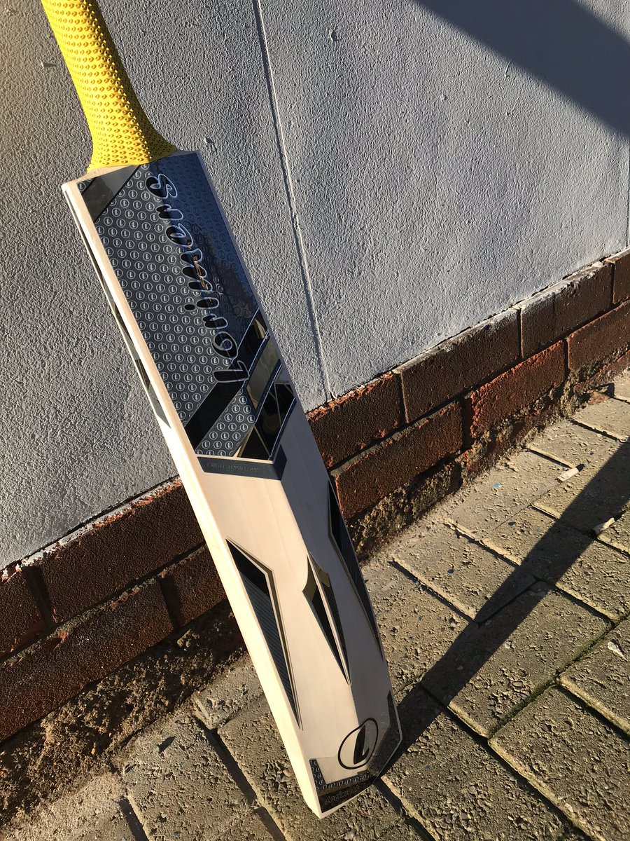 💛🖤COMPETITION TIME🖤💛
Retweet this to be in with a shout! We will pick one winner at random on Monday 2pm and the winner will receive a free Lorimers bat refurb of your choice into the new Platinum🖤 or Players💛